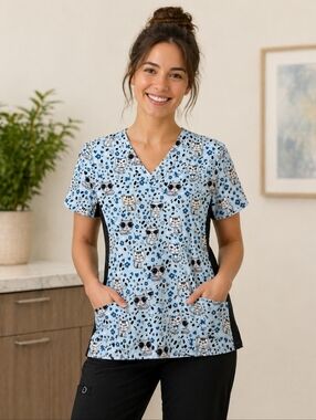 Women’s Light Blue Cat Print Short Sleeve Stretch  Scrub Top Large